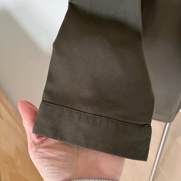 Iniqlo Collar Skipper Blouse - Picture 4 of 4